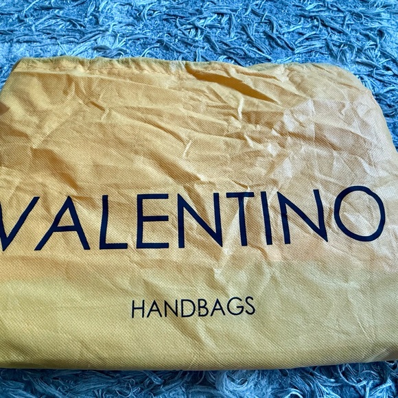 Valentino White Leather Chevron Quilted Shoulder Bag - Picture 3 of 4